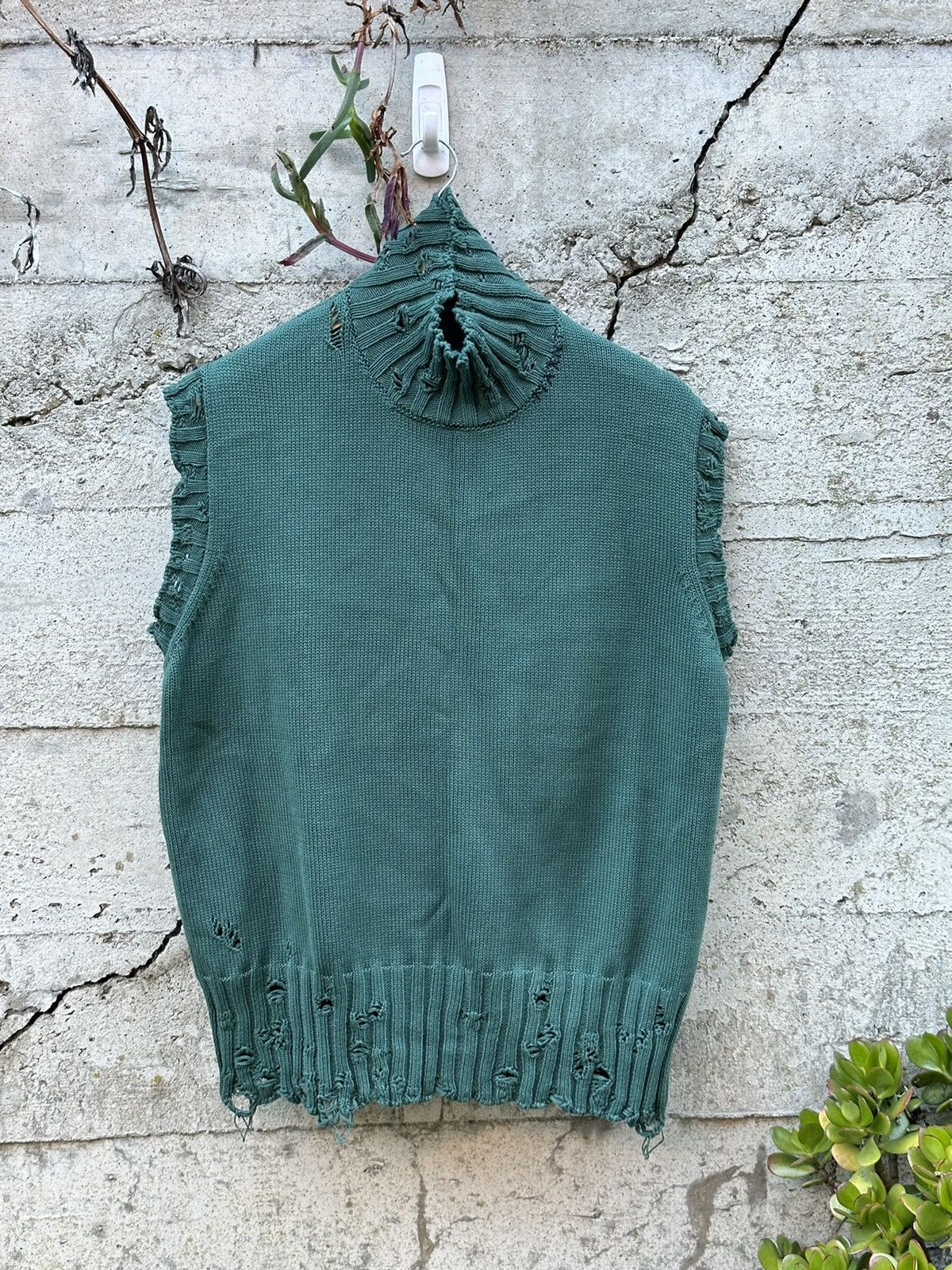 Marni RARE GRAIL Marni raw distressed sweater vest Size US L / EU 52-54 / 3 - 3 Thumbnail