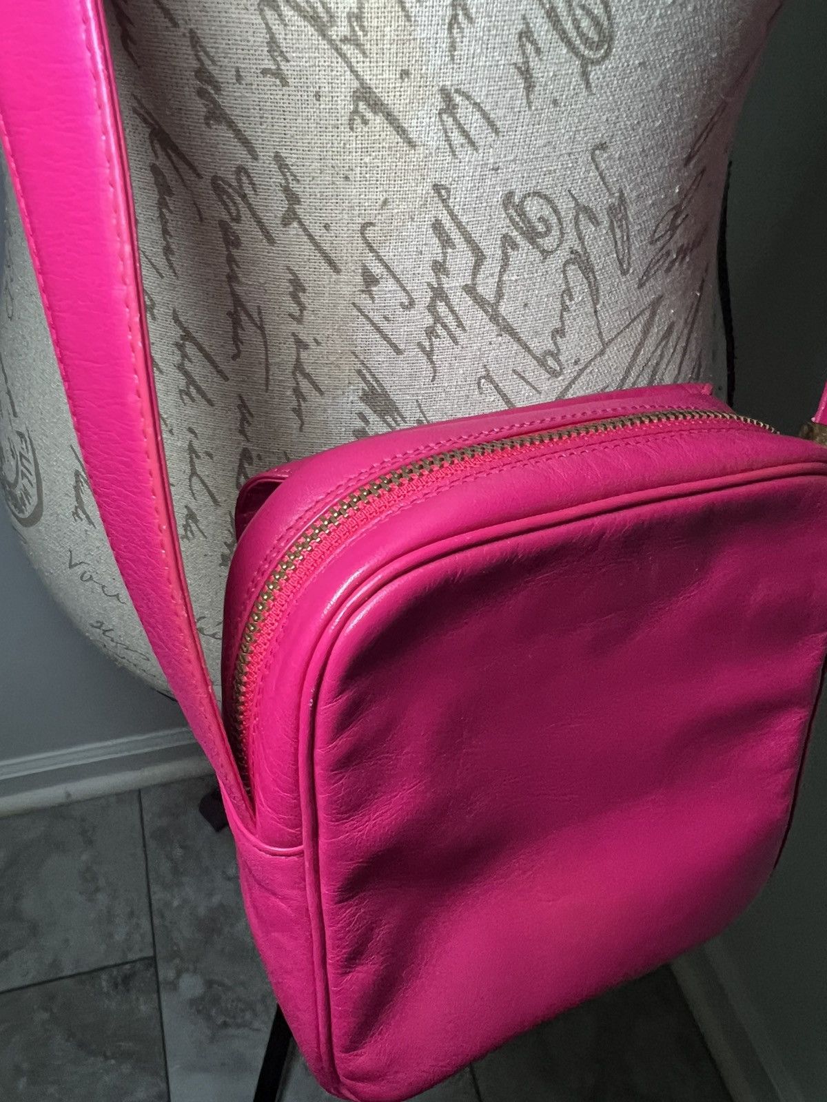 Yves Saint Laurent Vintage Hot Pink Yves Saint Laurent Crossbody Size ONE SIZE - 3 Thumbnail