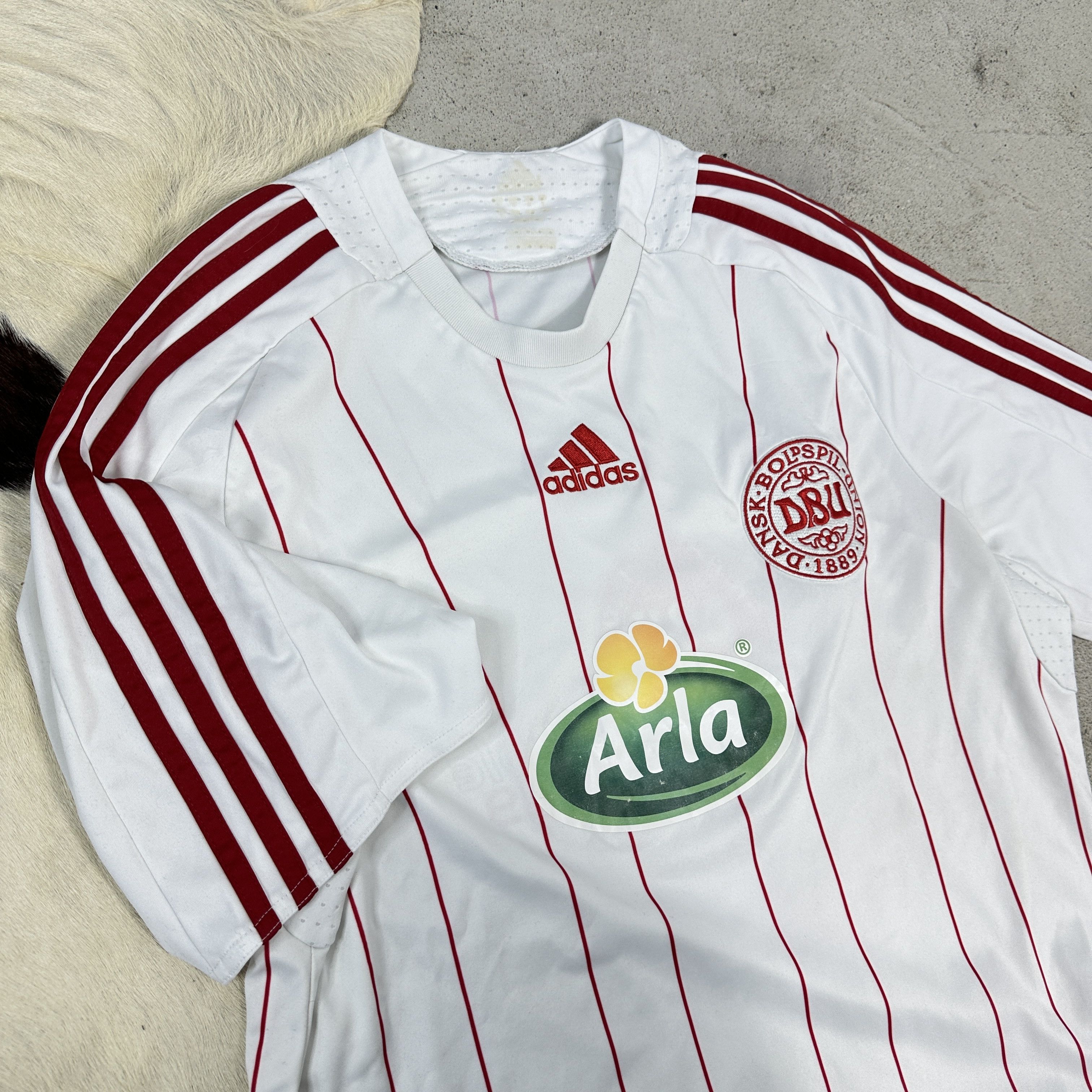 Adidas × Vintage Vintage Sportswear Athleisure Y2K Adidas Denmark Jersey Size US M / EU 48-50 / 2 - 3 Thumbnail