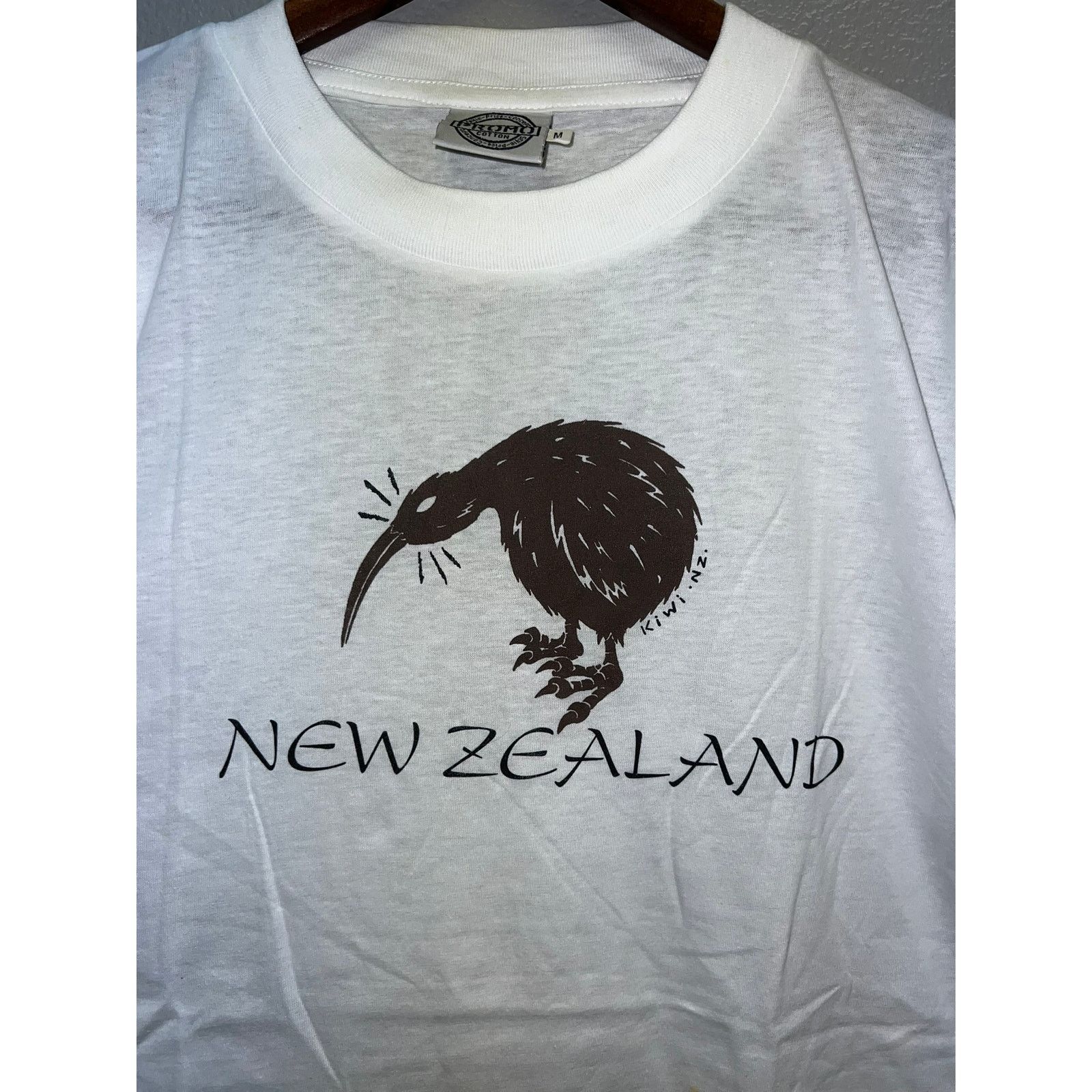 Vintage Vintage Kiwi Bird Shirt New Zealand Graphic White Tee M Size US M / EU 48-50 / 2 - 2 Thumbnail