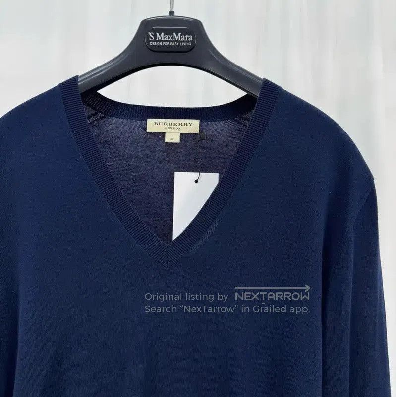 Burberry Burberry Men's V-Neck Long Sleeve Knit Sweater. Size US M / EU 48-50 / 2 - 3 Thumbnail