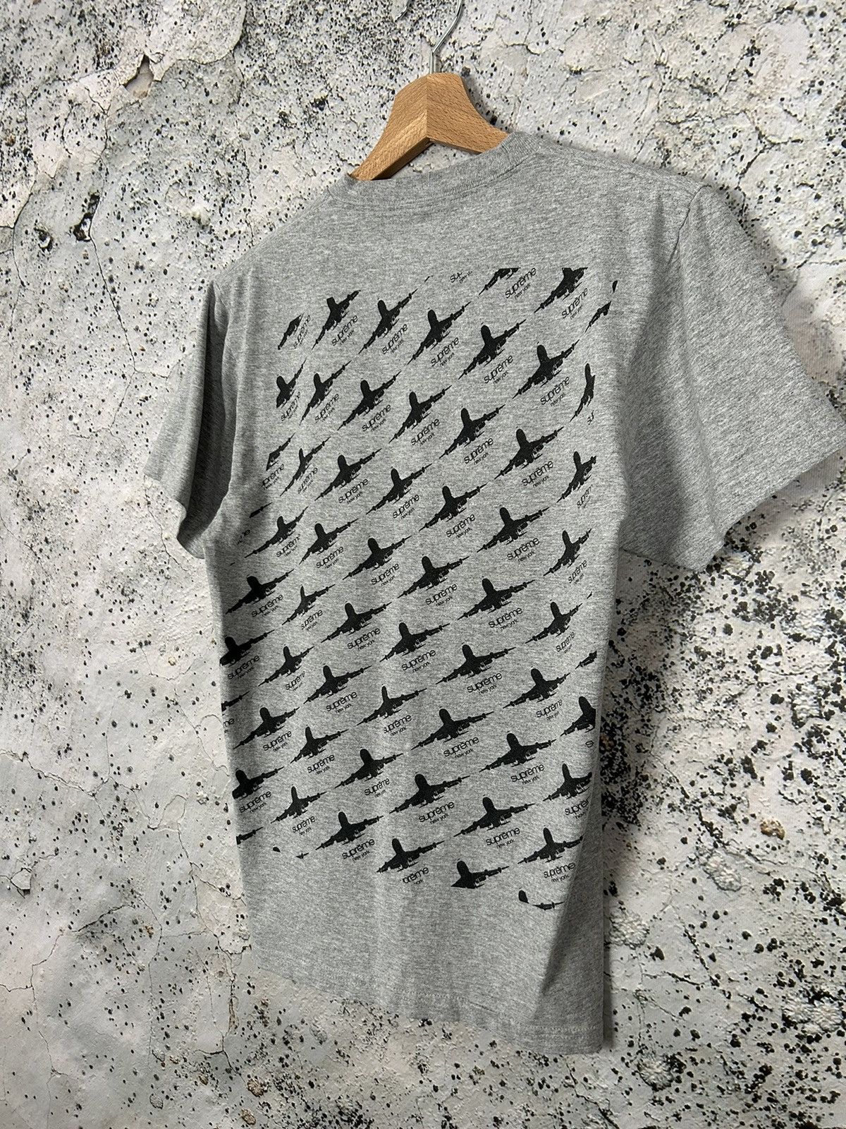 Supreme Supreme Planes Graphic Tee Hype Streetwear Vintage Size US S / EU 44-46 / 1 - 2 Thumbnail
