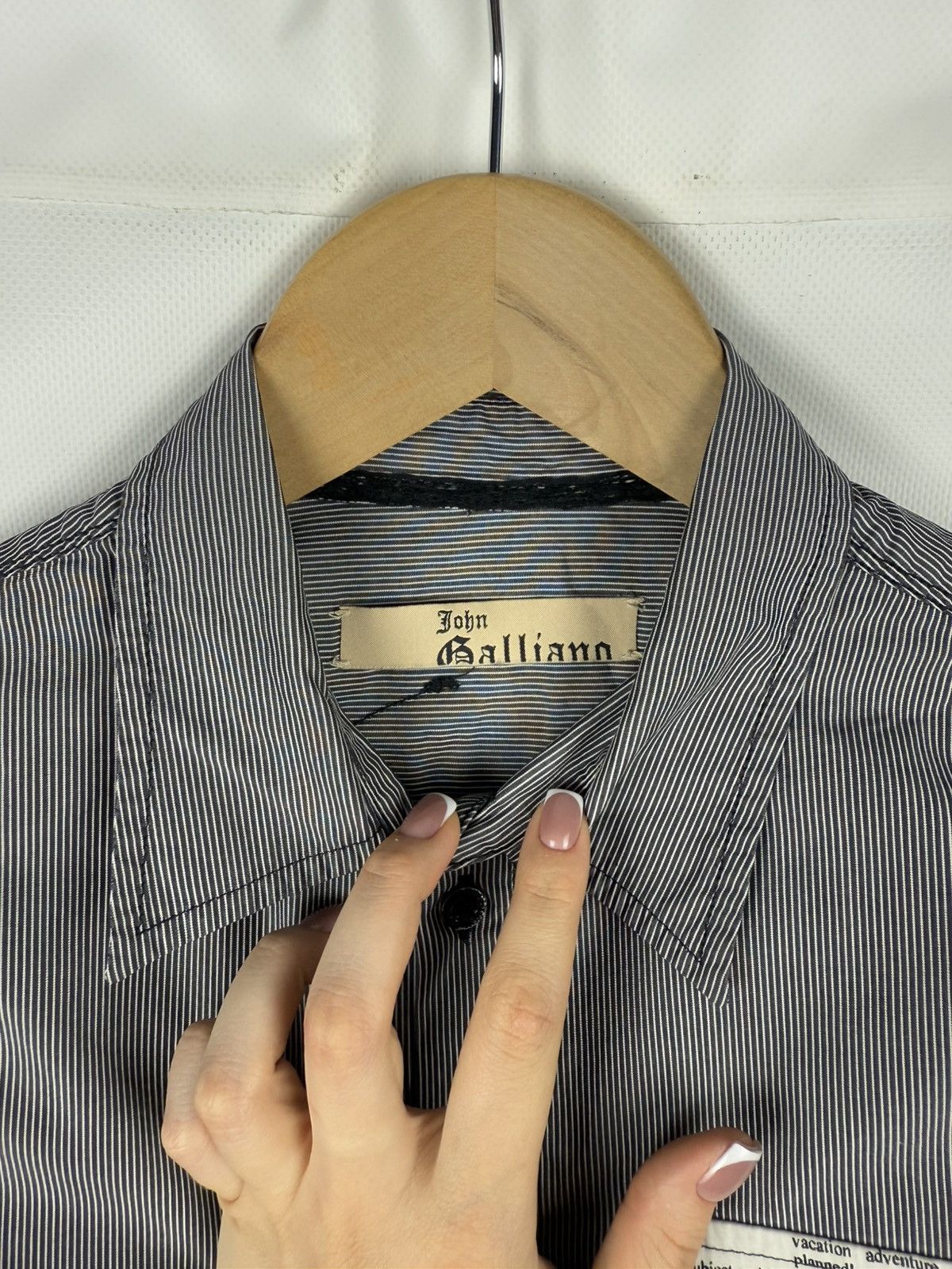 John Galliano John Galliano Long Sleeve Newspaper Print Button Up Shirt Size XS / US 0-2 / IT 36-38 - 13 Thumbnail