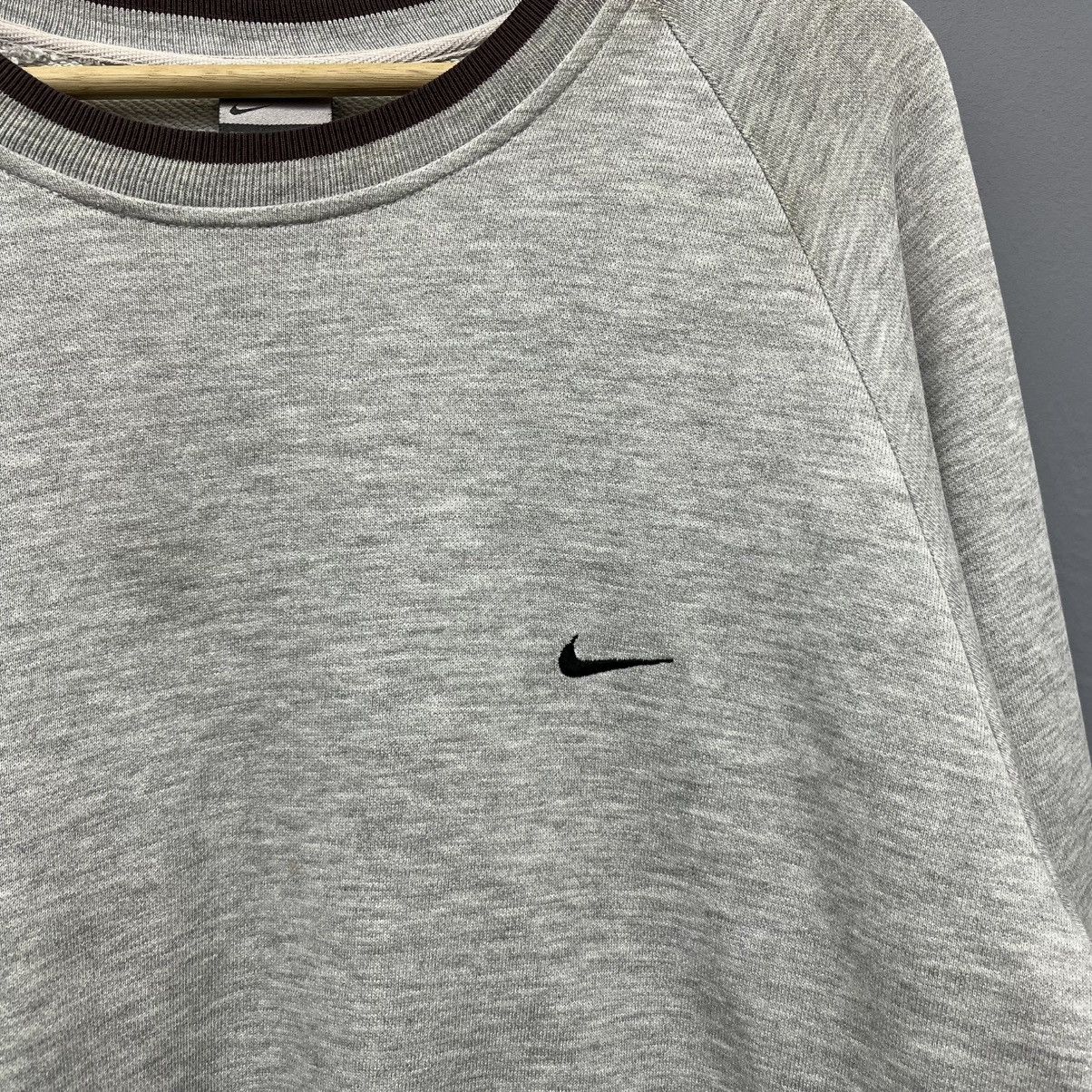 Nike Vintage Nike Small Swoosh Sweatshirt Size US L / EU 52-54 / 3 - 5 Thumbnail