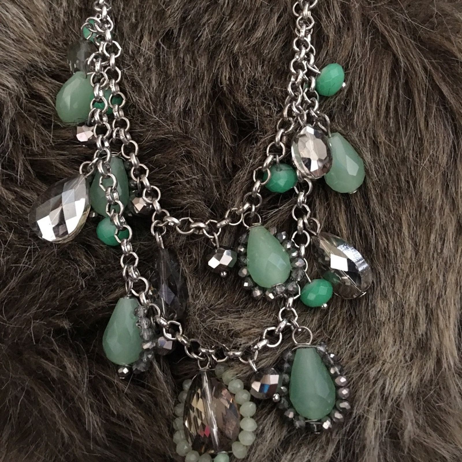Vera Wang Vera Wang green sparkle chandelier style necklace Size ONE SIZE - 6 Thumbnail