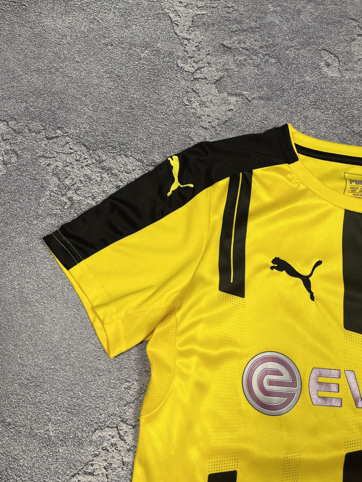 Puma × Vintage 2016 - 2017 Borussia Dortmund cup shirt Jersey Soccer Size US S / EU 44-46 / 1 - 5 Thumbnail