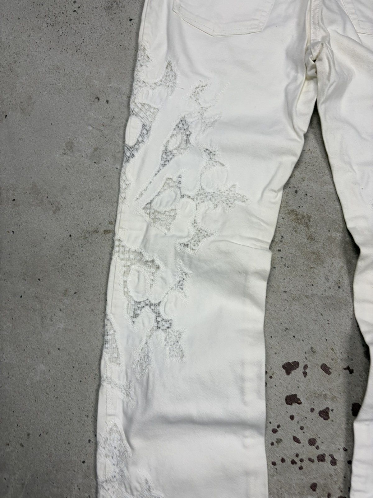 Roberto Cavalli Vintage 2000s Roberto Cavalli White Lace Embroidery Pants Size 30" / US 8 / IT 44 - 14 Thumbnail