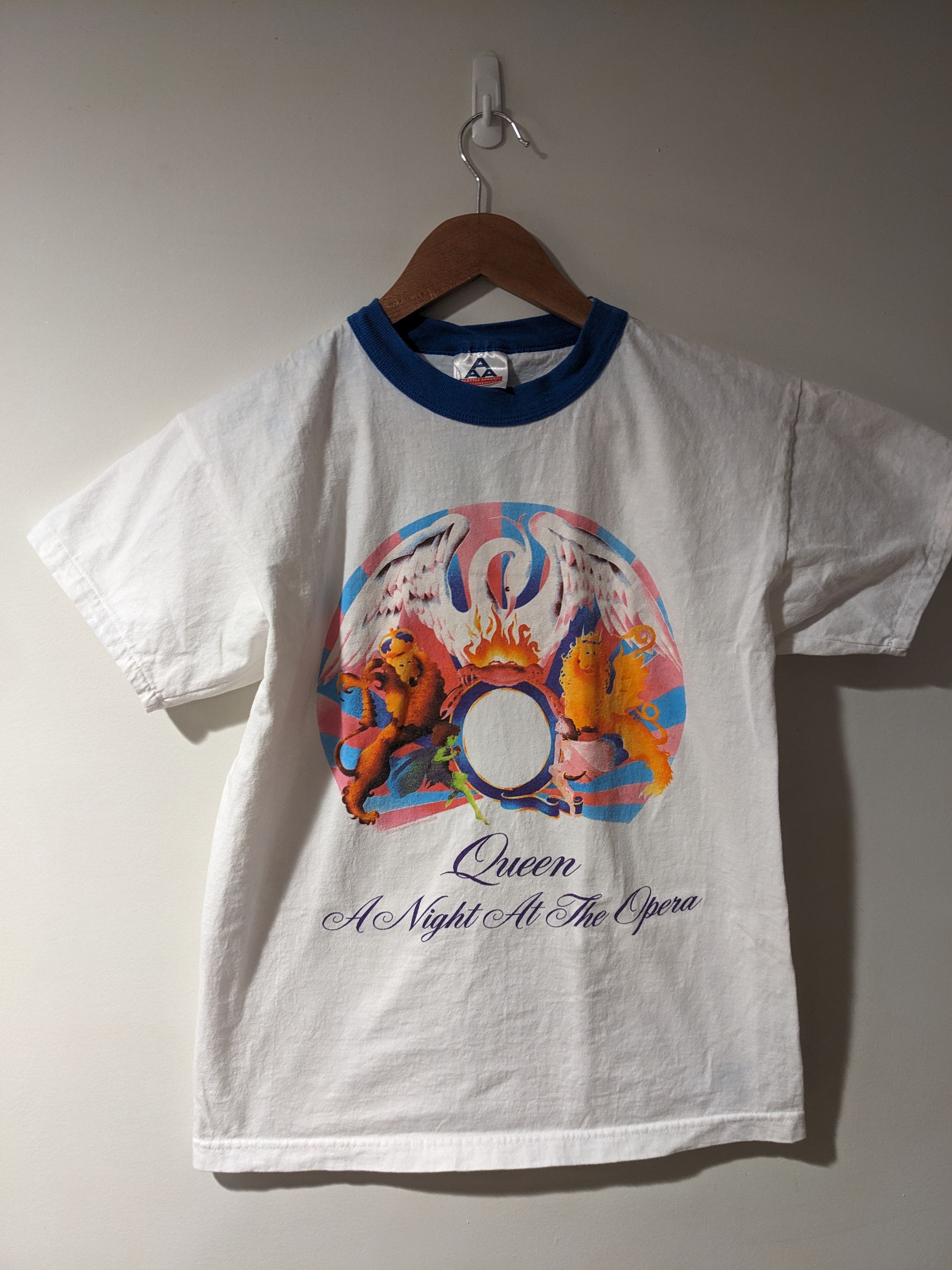 Vintage Vintage 2004 Queen a Night at the Opera Band Music T-Shirt Size US M / EU 48-50 / 2 - 1 Thumbnail