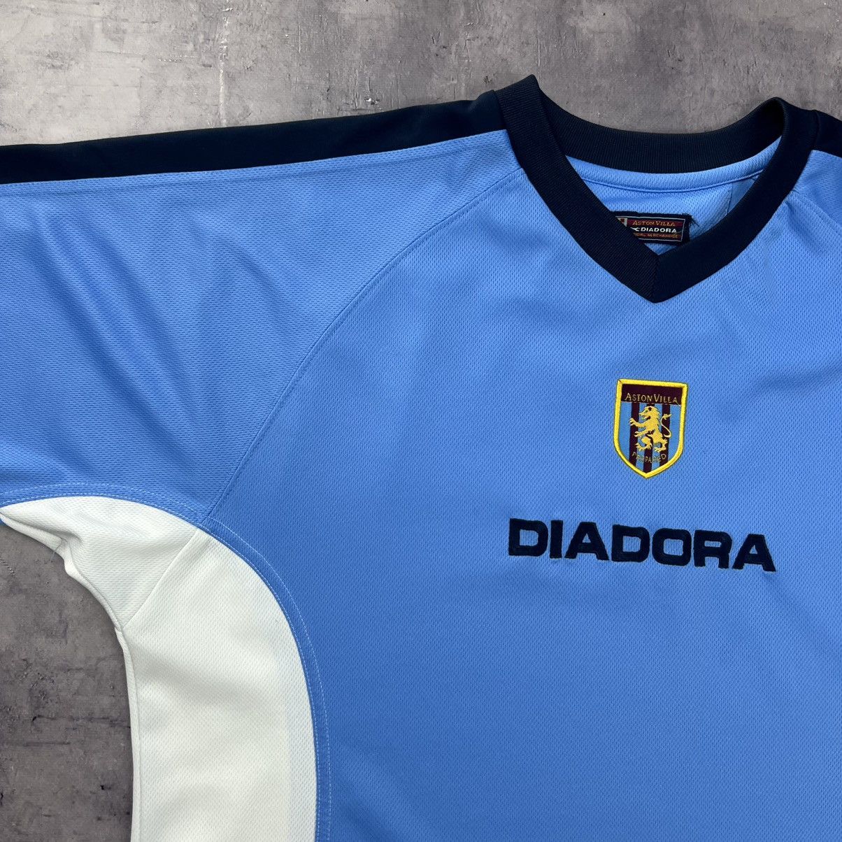 Diadora Rare! Aston Villa Diadora Soccer Jersey Shirt 00s Size US M / EU 48-50 / 2 - 3 Thumbnail