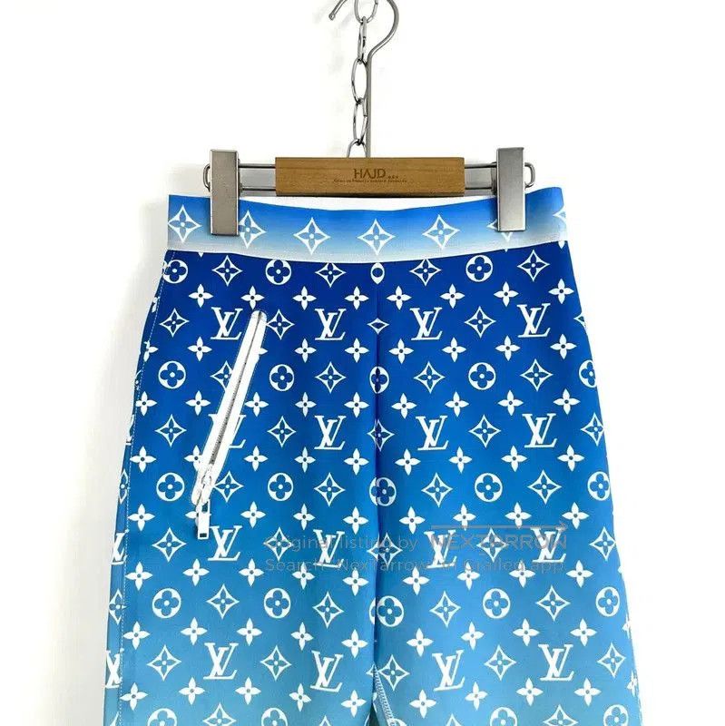 Louis Vuitton Louis Vuitton Light Blue Monogram Summer Pants . Size 27" / US 4 / IT 40 - 3 Thumbnail