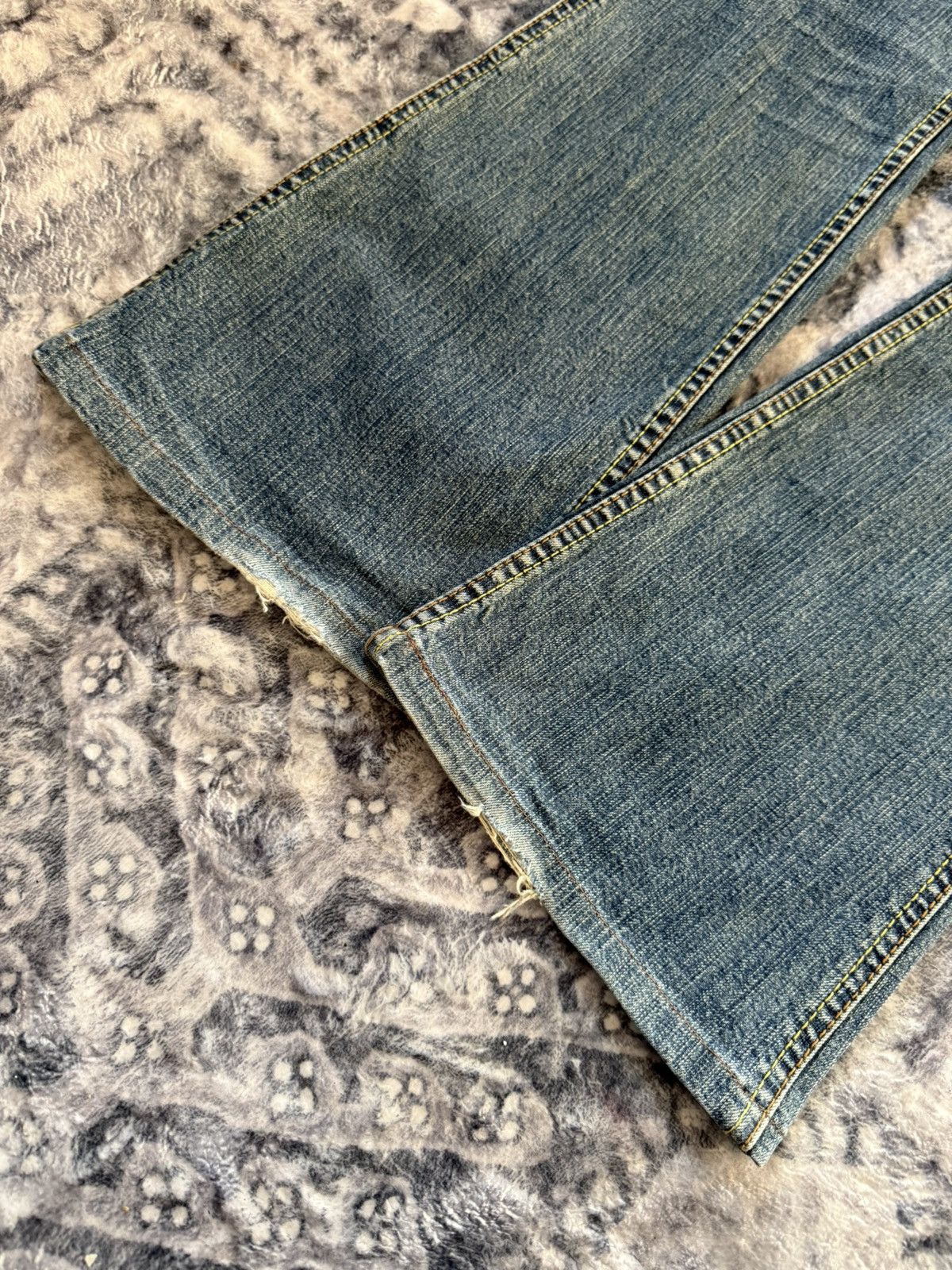 Le Grande Bleu (L.G.B.) Happy Face Contrast Stitch Whiskered Bootcut Flared Jeans Size US 28 / EU 44 - 17 Thumbnail
