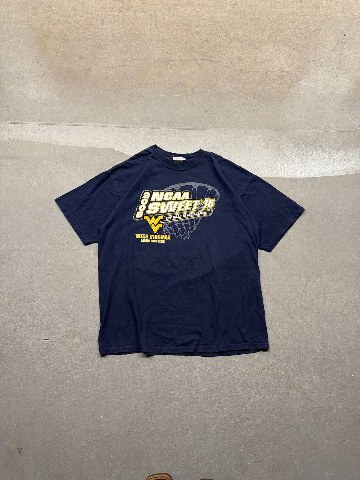 Designer Vintage 2006 West Virginia Mountaineers Sweet Sixteen Tee Size US L / EU 52-54 / 3 - 2 Thumbnail