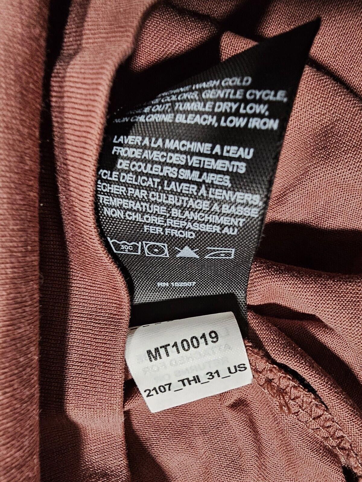 Designer CUTS curve hem mens XL Pima cotton shirt Red Size US XL / EU 56 / 4 - 9 Thumbnail