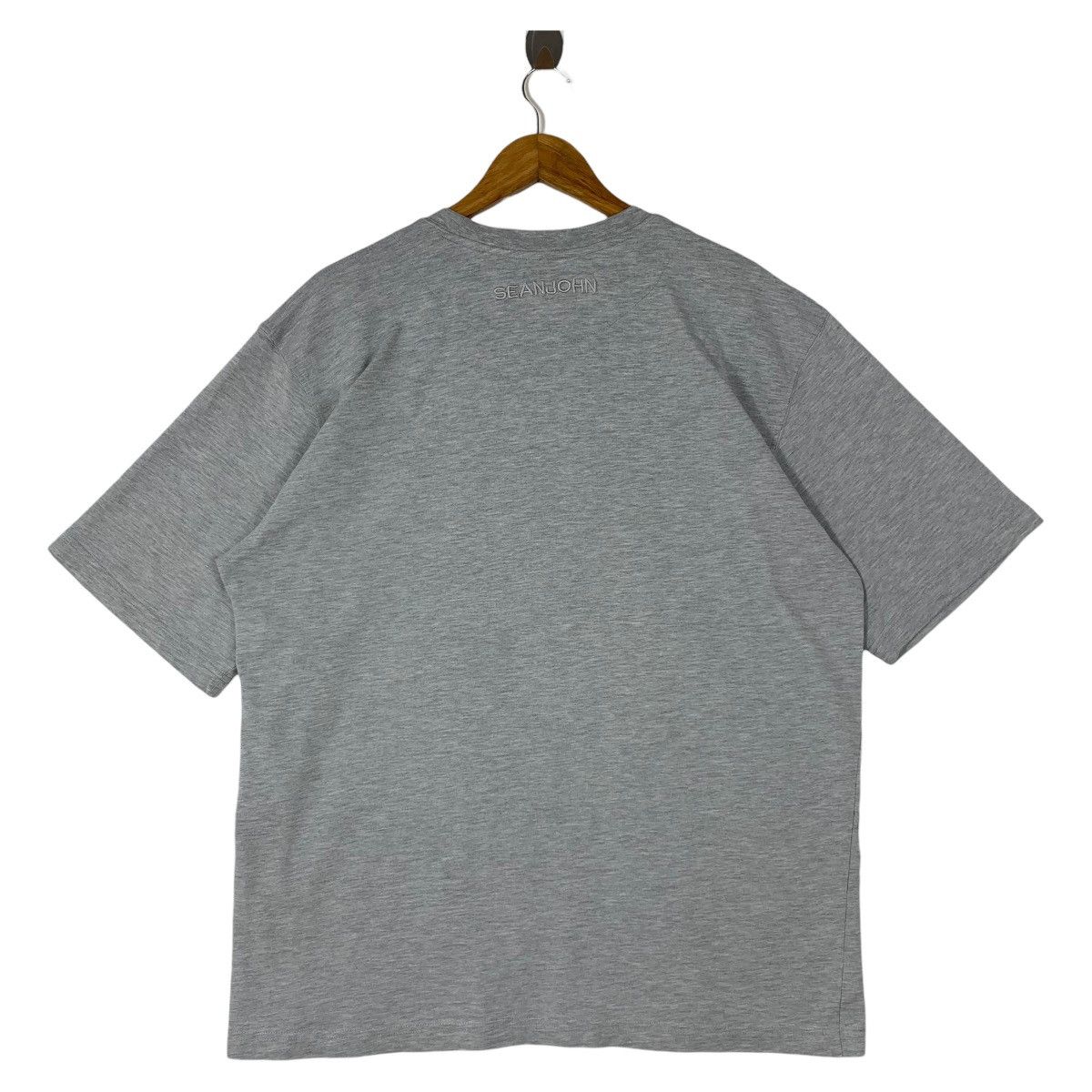 Sean John SEAN JOHN embroidery spellout big grey tee Size US XL / EU 56 / 4 - 4 Thumbnail