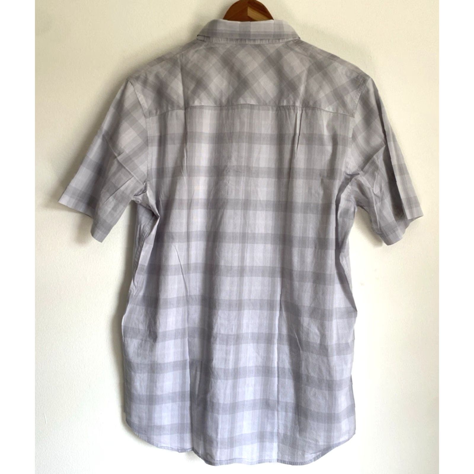 TravisMathew VINTAGE Travis Mathew Shirt Plaid Button-Up Short Sleeve Mens L Gray Cash or Check Casual Size US L / EU 52-54 / 3 - 3 Thumbnail