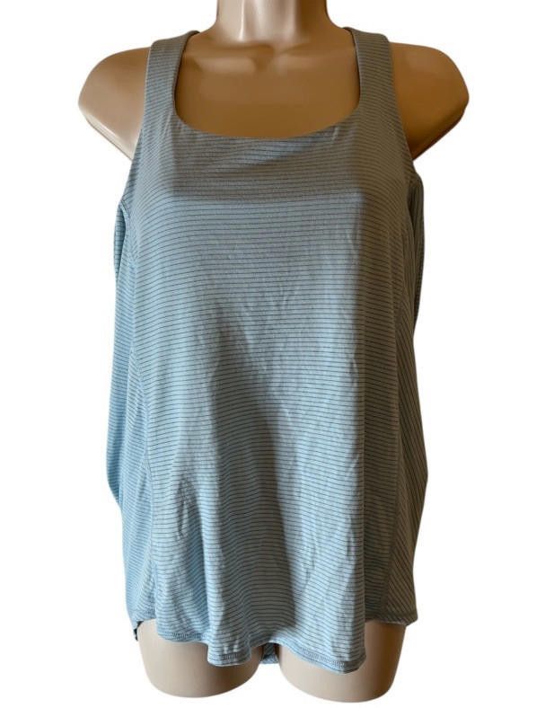 Designer Lululemon 2 in 1 Tank Top with Attached Sports Bra 8 Size M / US 6-8 / IT 42-44 - 1 Thumbnail