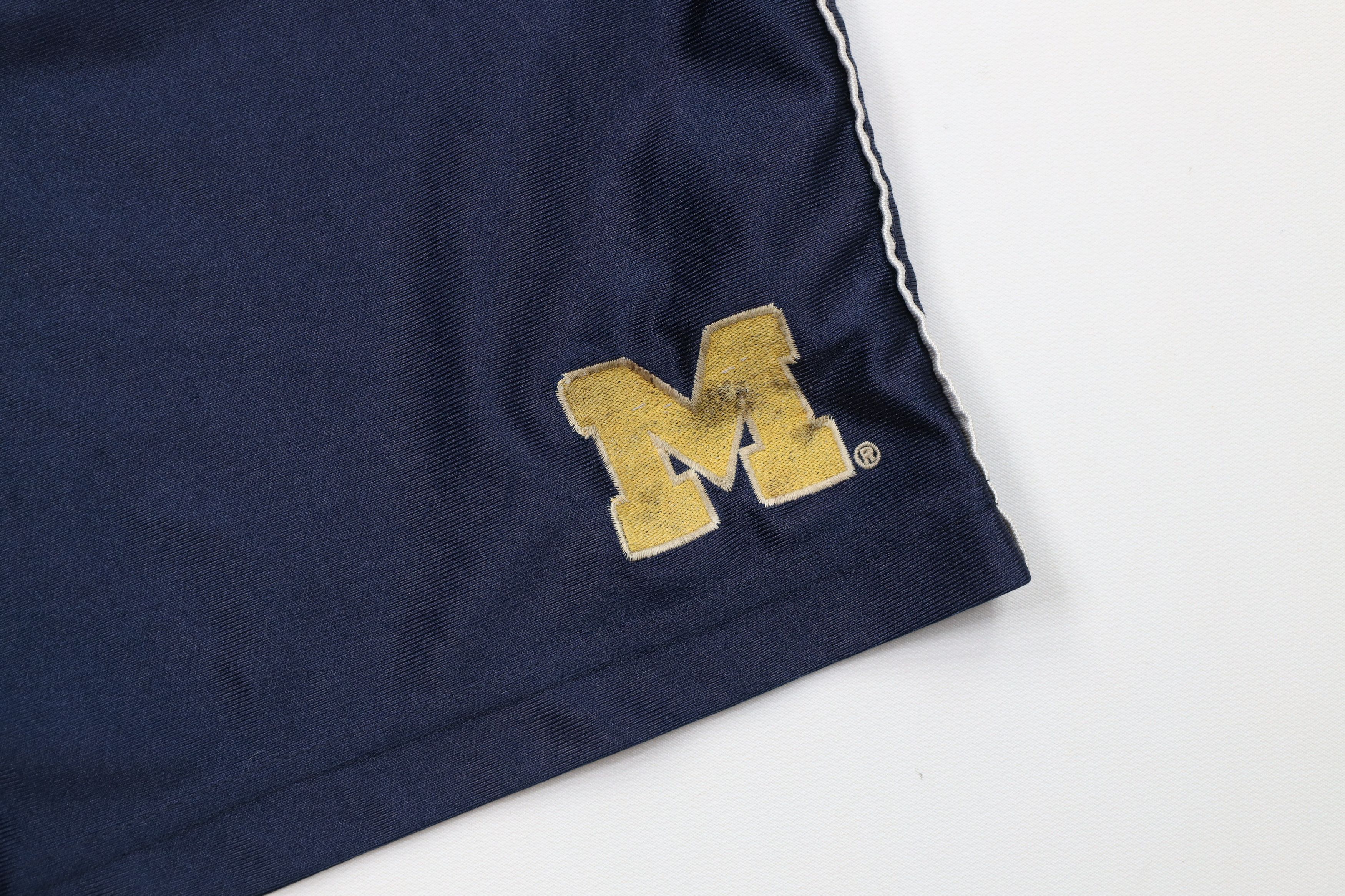Nike Vintage 90s Nike Mini Swoosh University of Michigan Shorts Size US 30 / EU 46 - 6 Thumbnail