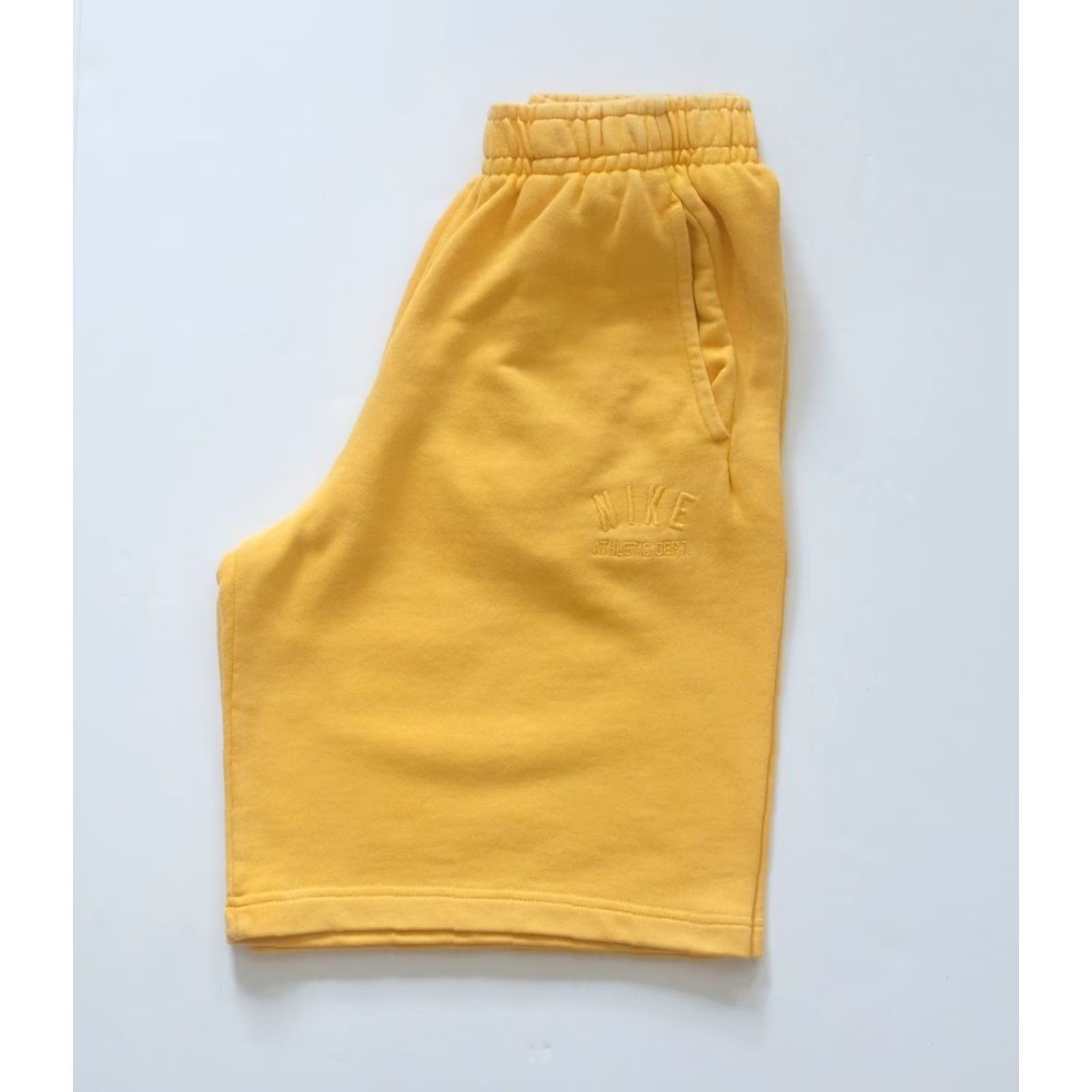 Nike VINTAGE NIKE ESSENTIAL SPORTSWEAR BALNK VTG Y2K DISTRESSED COTTON SHORTS Men’s SZ S 26" WAIST 19" LENGTH 10" INSEAM Yellow Size US 29 - 5 Thumbnail