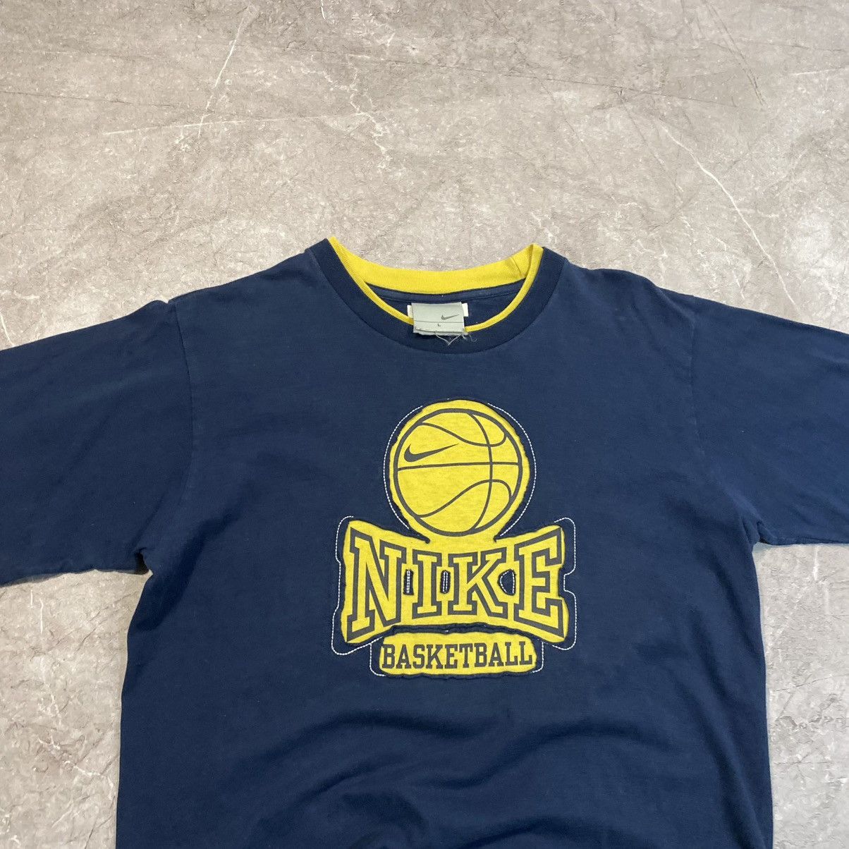 Nike × Vintage VINTAGE NIKE BASKETBALL TEE BIG LOGO FADED 00s Size US L / EU 52-54 / 3 - 3 Thumbnail