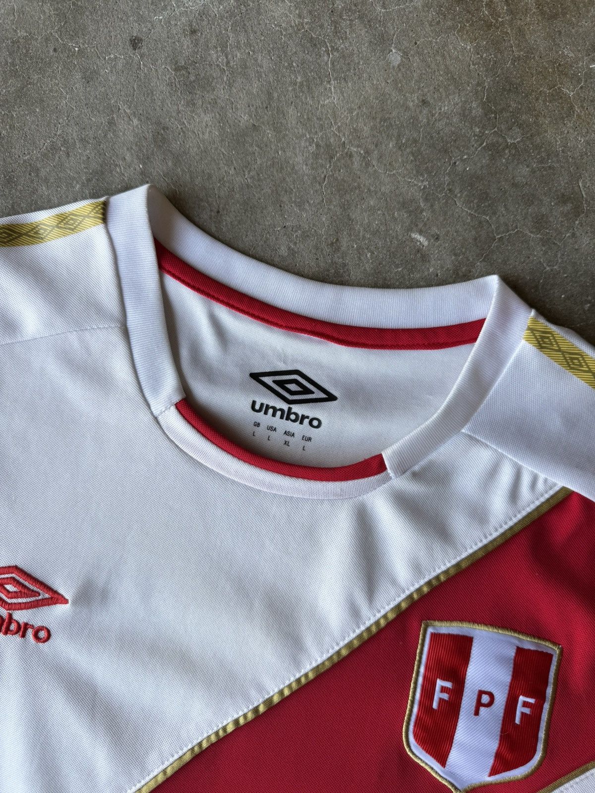 Umbro × Vintage Peru Soccer Jersey by Umbro Size Large Size US L / EU 52-54 / 3 - 3 Thumbnail