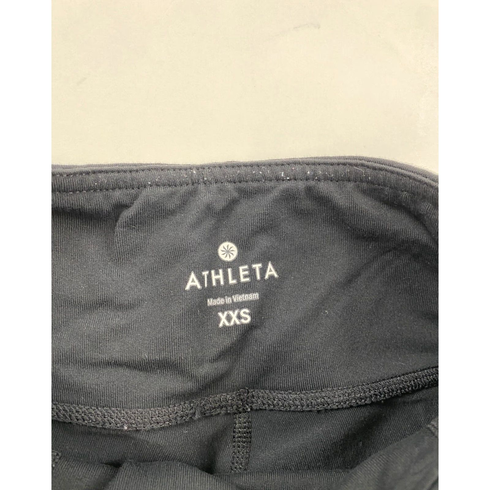 Athleta Athleta Leggings Cropped Women’s XXS Black 2XS Activewear Women Cropped Leggings Black XXS Athleta Women’s Activewear Size 24" / US 00 / IT 34 - 3 Thumbnail