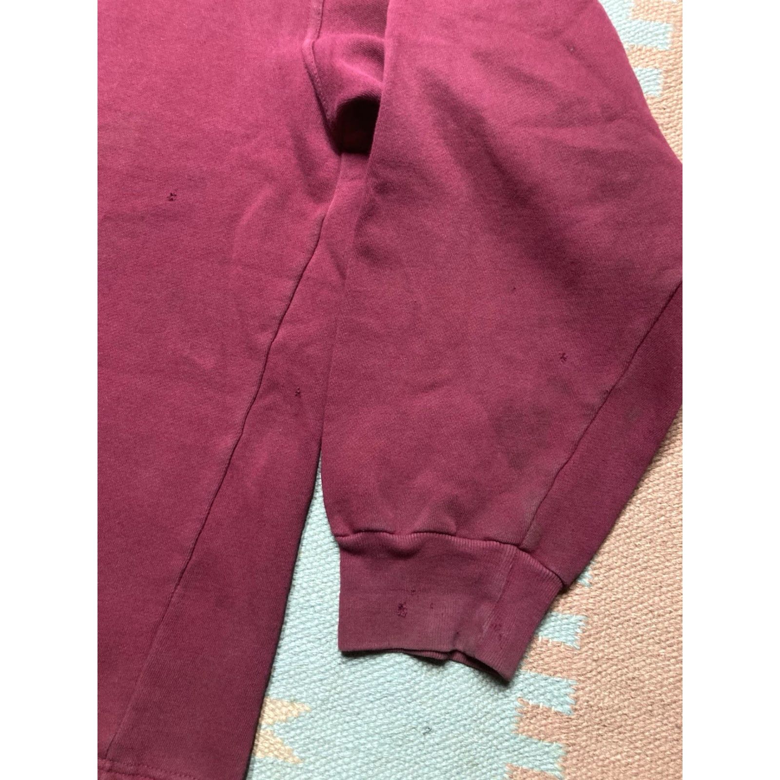 Champion VINTAGE Champion Embroidered Patch Logo Sweatshirt Crewneck Maroon Red XL Mens Adult Sweatshirt Pullover Distressed Size US XL / EU 56 / 4 - 3 Thumbnail