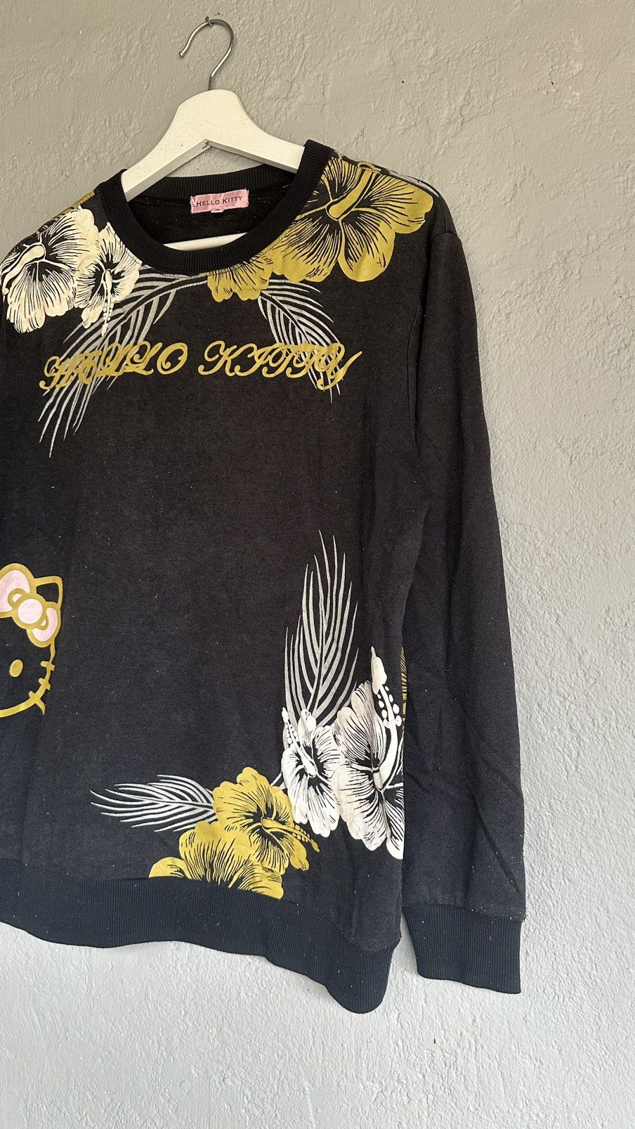 Japanese Brand Hello ketty flower souvenirs crewneck Size US M / EU 48-50 / 2 - 3 Thumbnail