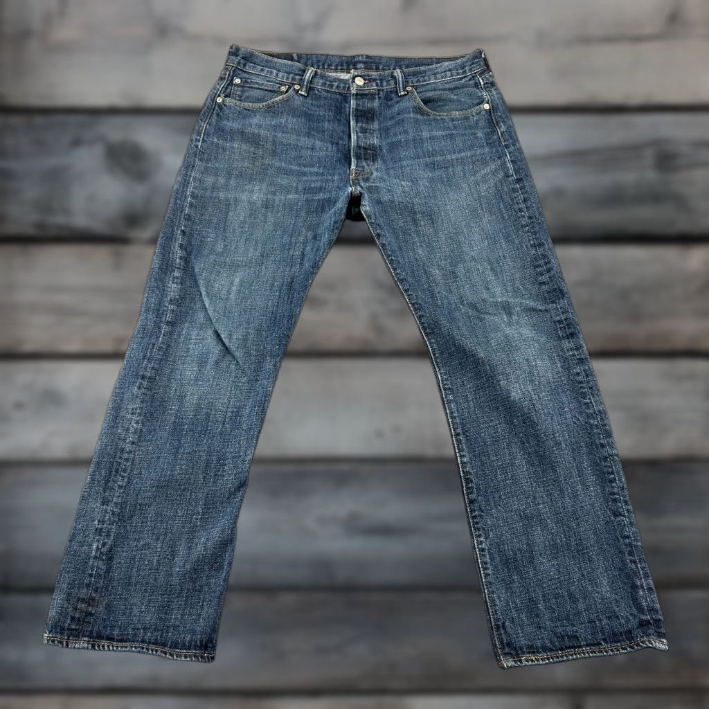 Levi's Levi's 501 Jeans Mens 36x30 Blue Regular Fit Straight Denim Cotton 5-Pocket Jeans Vintage? No. Size US 36 / EU 52 - 1 Thumbnail