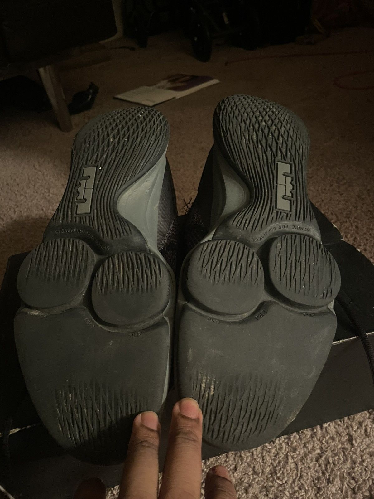 Nike LeBron witness IV Size US 11 / EU 44 - 1 Thumbnail