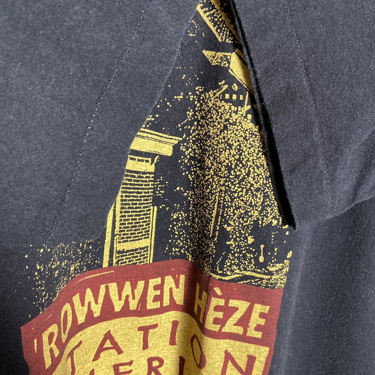 Band Tees × Vintage Vintage 90s Rowwen Heze Station America Tour Band Tee Size US XL / EU 56 / 4 - 4 Thumbnail