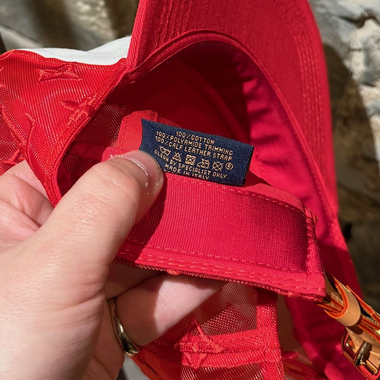Louis Vuitton Louis Vuitton Red Mesh LV Soho Exclusive Everyday Cap Size ONE SIZE - 11 Thumbnail