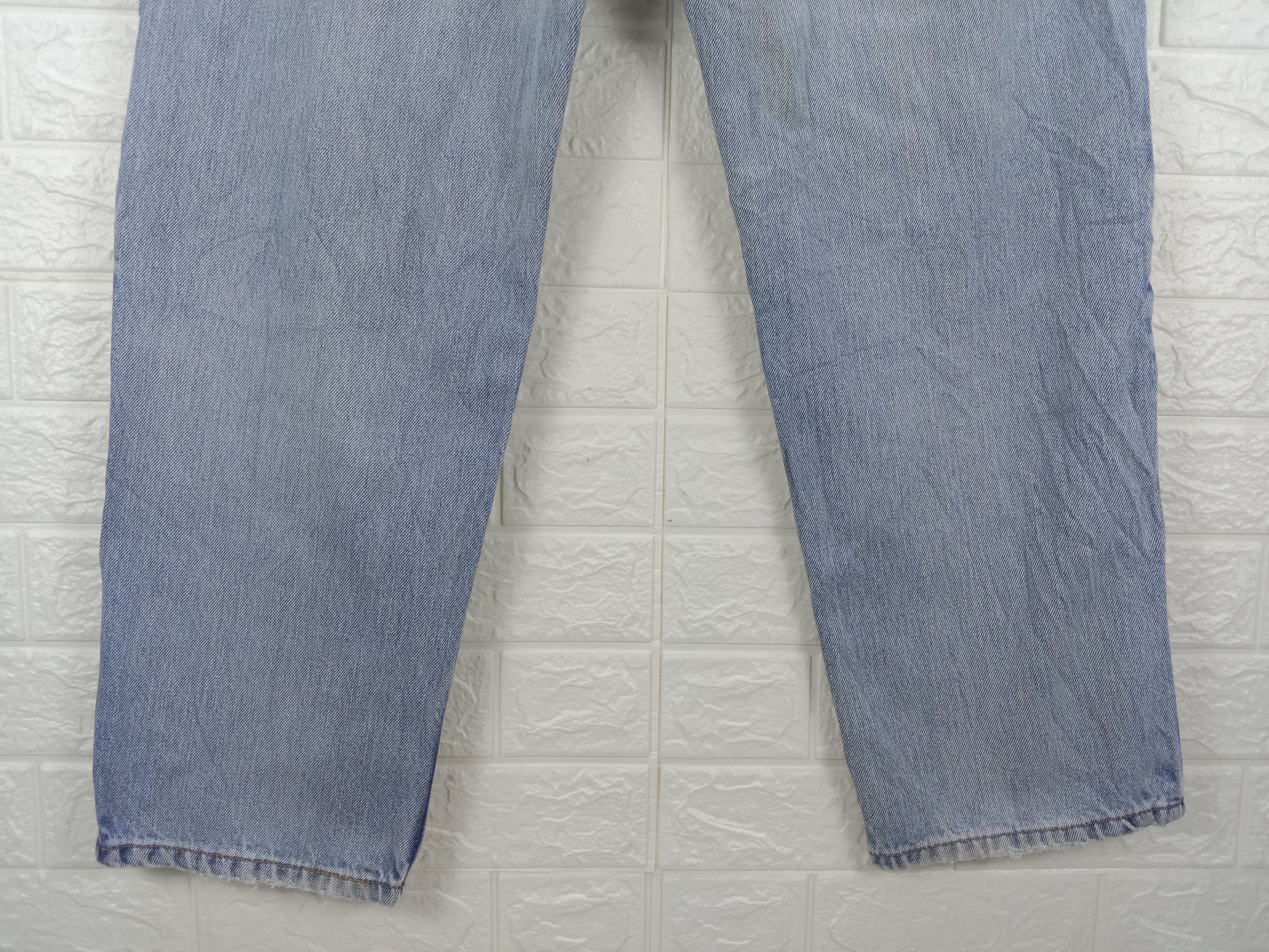 Levi's Vintage Levi's 550 Light Wash Jeans Relaxed Fit Denim Size US 33 - 8 Thumbnail