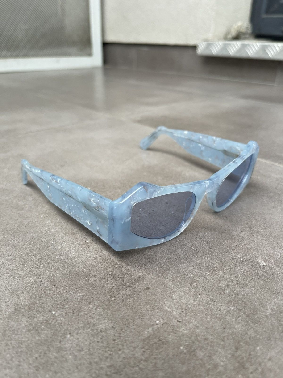 GCDS !DS! SS23 GCDS Cat Eye Marble Blue Sunglasses Size ONE SIZE - 4 Thumbnail
