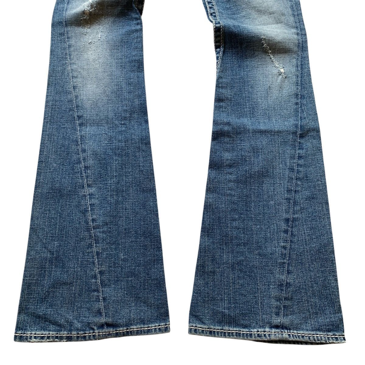 True Religion 2000’s True Religion Joey Distressed Bootcut Flare Pants Size US 28 / EU 44 - 3 Thumbnail