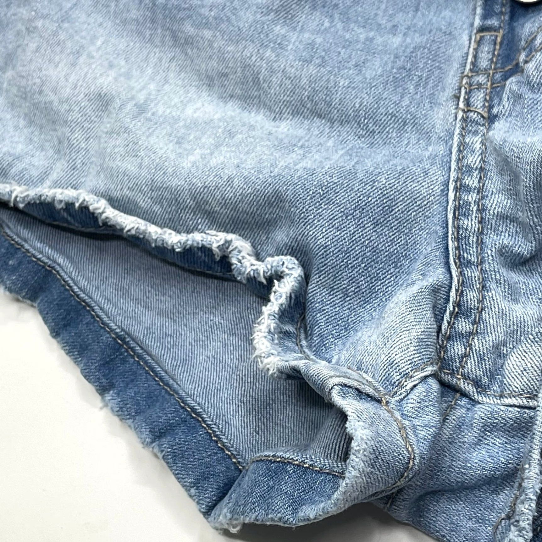 Denime VINTAGE Refuge Jean Shorts Women 6 Blue Denim Button Fly 100% Cotton Y2K Preppy Size 42" / US 20 - 3 Thumbnail