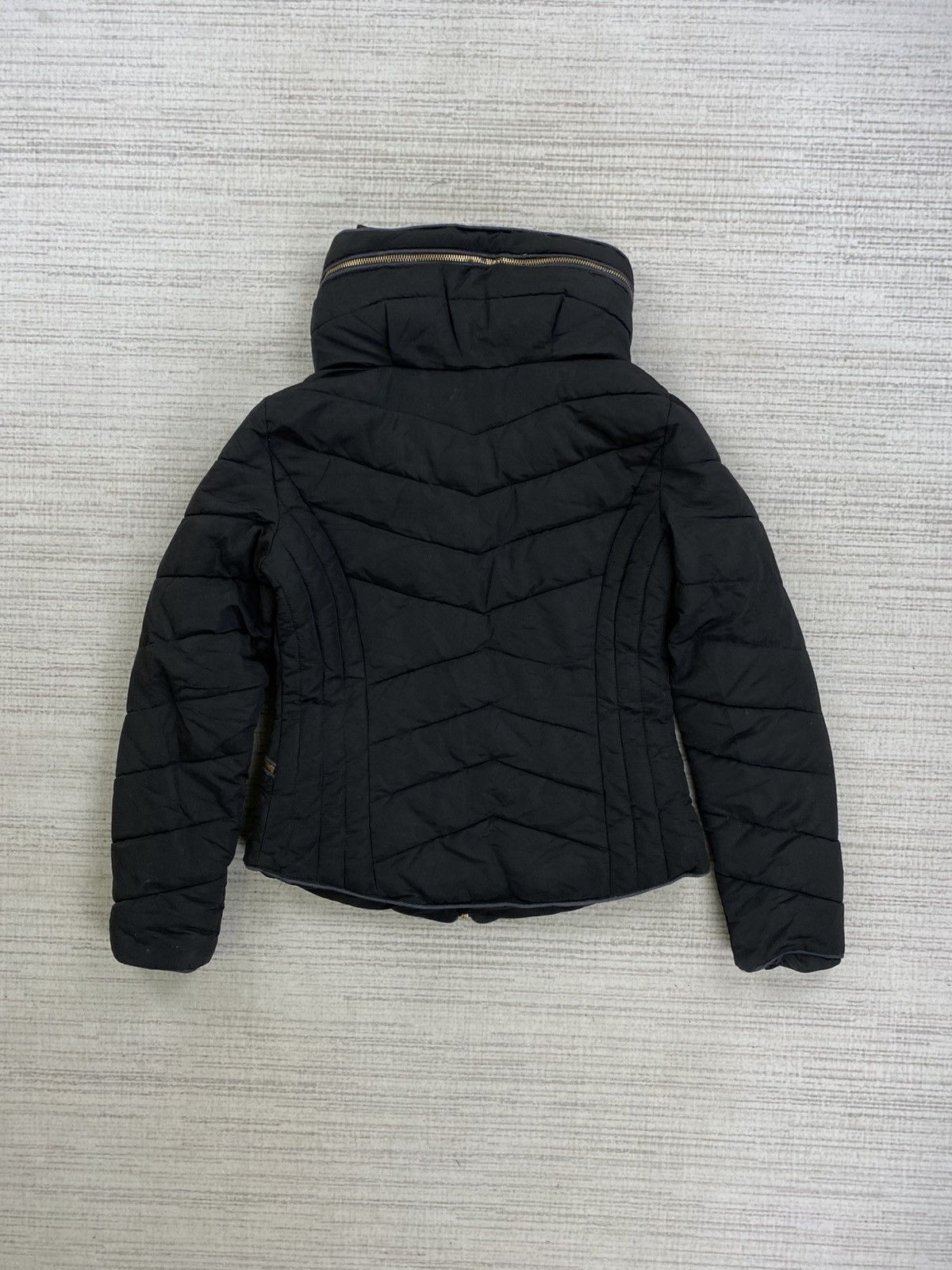 Japanese Brand × Vintage × Zara Vintage Zara Basic Outerwear Puffer Down Jacket Size S / US 4 / IT 40 - 2 Thumbnail