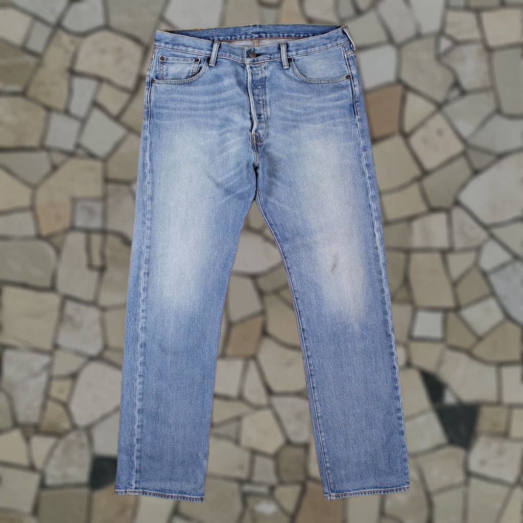 Denime VINTAGE Levis 501 Jeans 34x32 Blue Regular Straight Light Stonewash Red Tab Denim Jeans Size US 34 / EU 50 - 1 Thumbnail