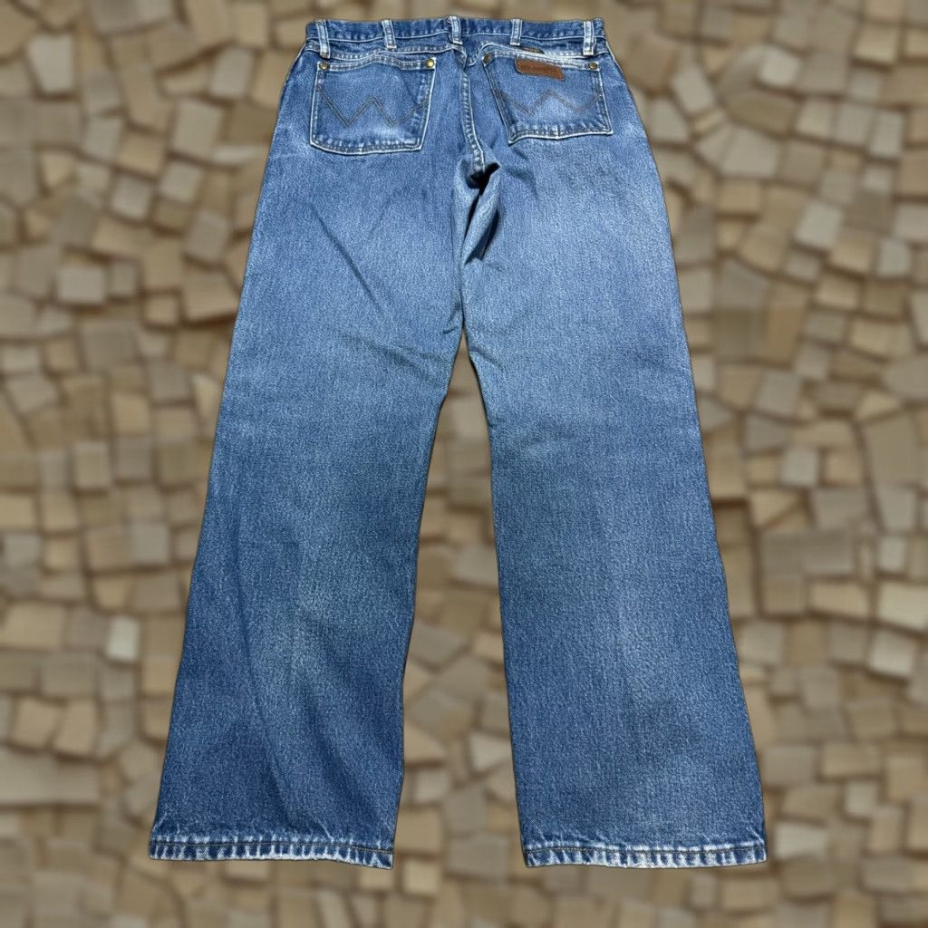 Wrangler Wrangler Jeans Men's 34 Blue Denim Straight Leg Regular Fit Mid Rise Zipper Jeans Size US 34 / EU 50 - 1 Thumbnail