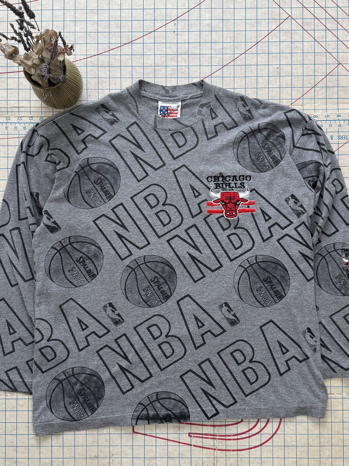NBA × Vintage Vintage NBA Chicago Bulls Long Sleeve Tee Gray Fits Mens XL Size US XL / EU 56 / 4 - 2 Thumbnail