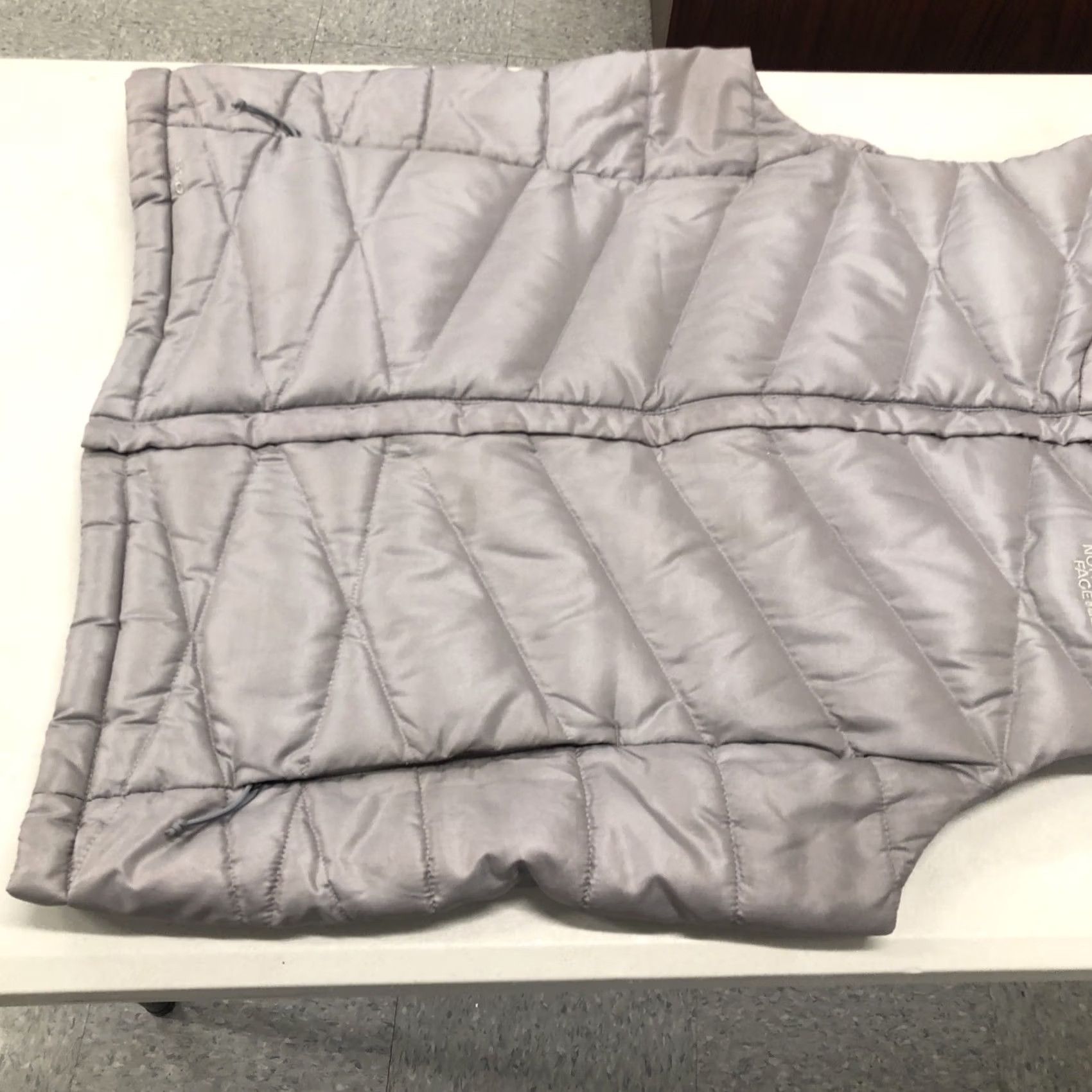 The North Face VINTAGE The North Face Down Puffer Vest Women's XL Silver Gray Full Zip Quilted 550 Jacket Size XL / US 12-14 / IT 48-50 - 5 Thumbnail