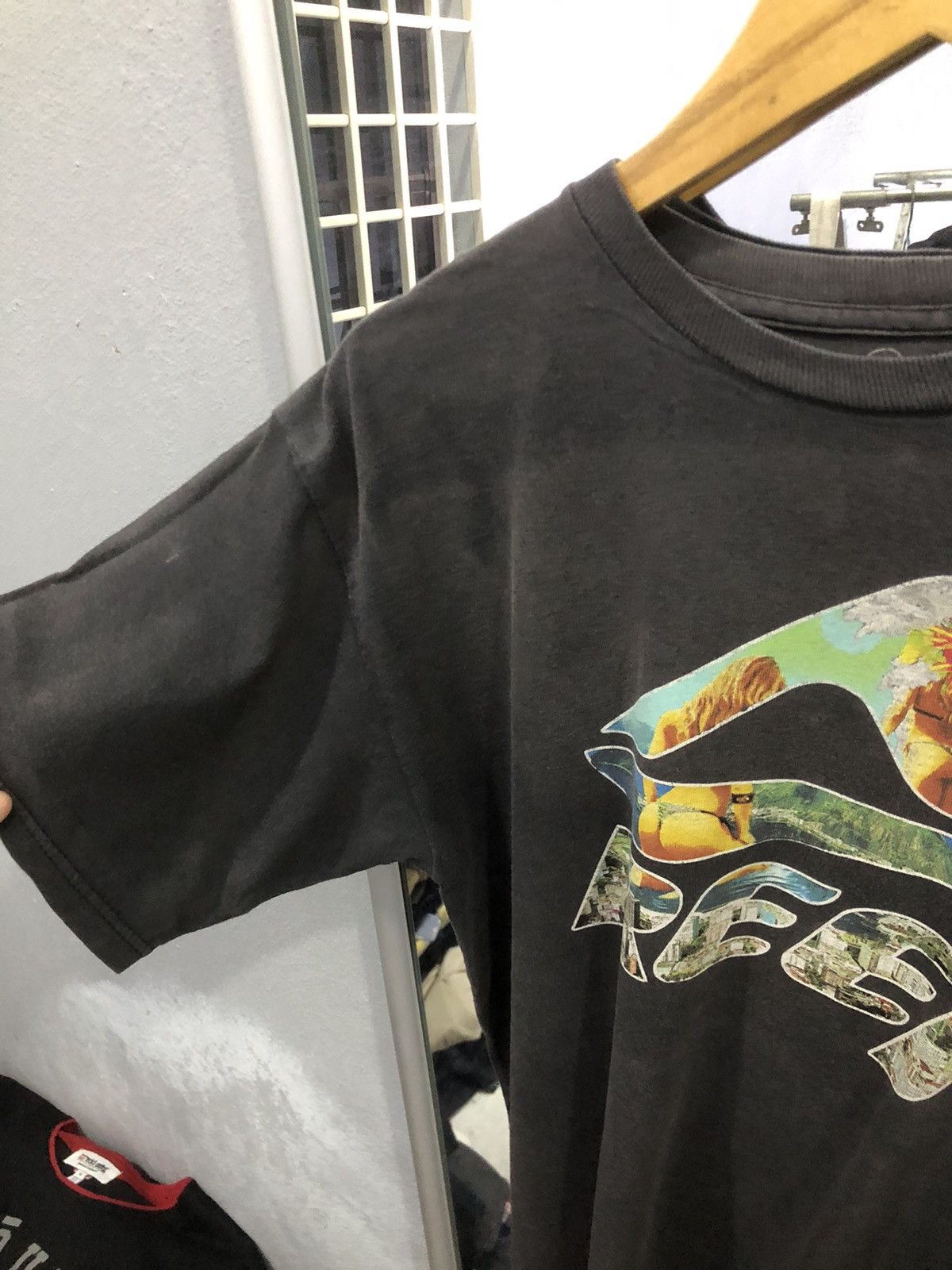REEF × Vintage Vintage 90s REEF Bikini Girls Logo Surf Y2K Style T-shirt Size US M / EU 48-50 / 2 - 7 Thumbnail