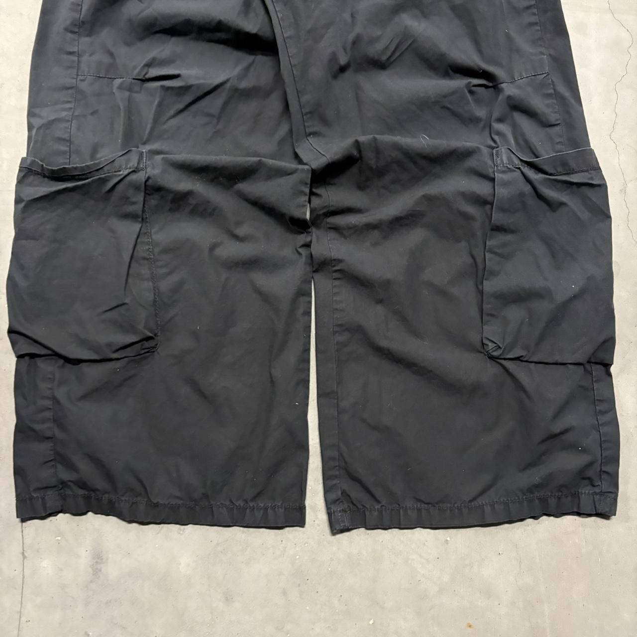 Vintage Crazy Vintage Y2K/2000s Wideleg Black Skater Style Cargo Pants! Size US 30 / EU 46 - 4 Thumbnail
