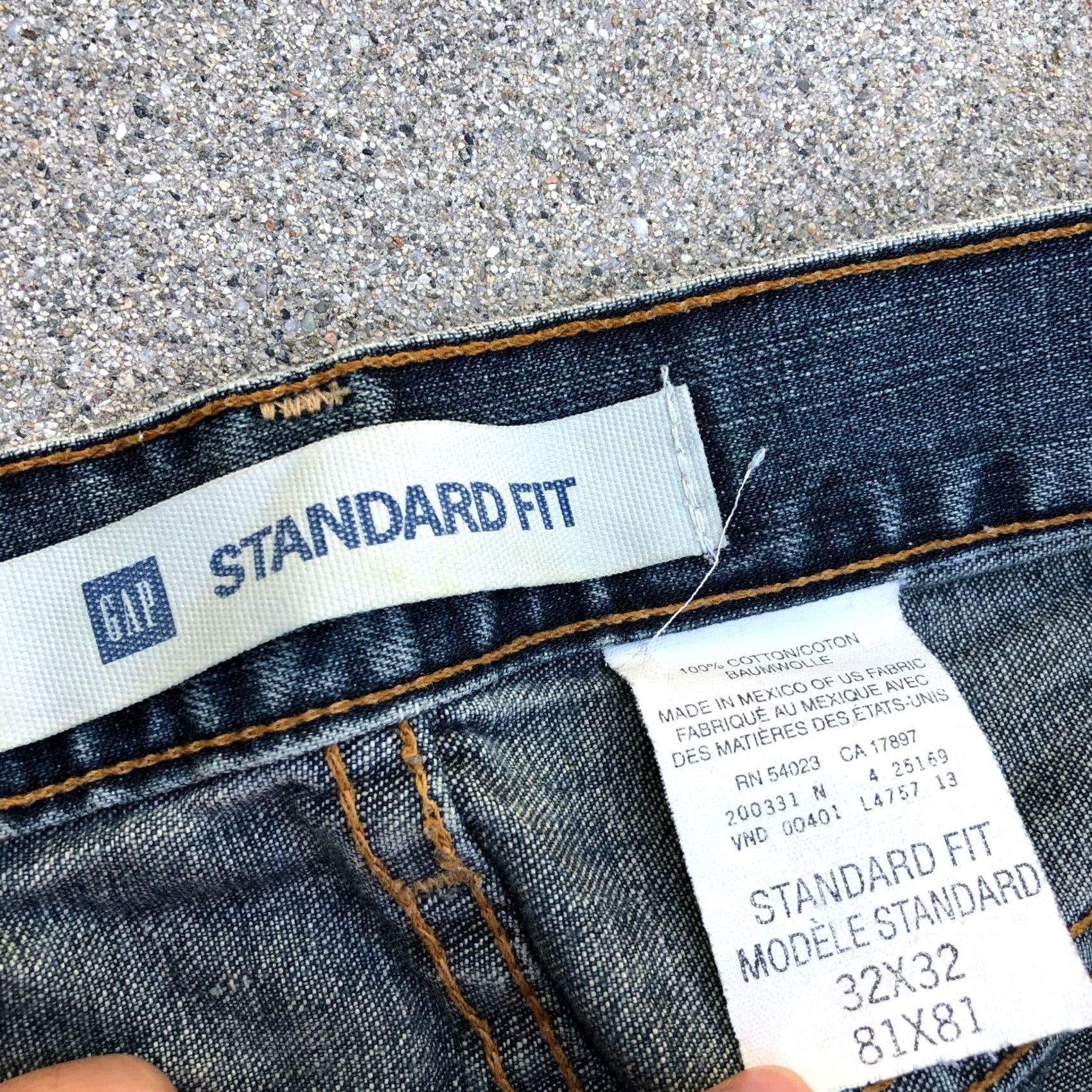 Gap GAP Denim Jeans Men's 32 x 32 Relaxed Fit Blue Denim Pants Medium Wash Straight Style Jeans Mens Size US 32 / EU 48 - 6 Thumbnail