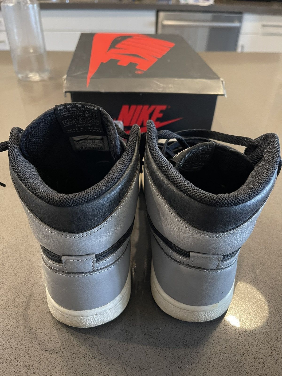 Jordan Brand Air Jordan 1 Retro High OG 2013 Shadow 555088 014 - Sz 8.5 Size US 8.5 / EU 41-42 - 2 Thumbnail