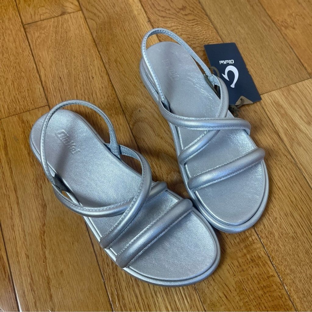 Olukai OluKai Tiare Strappy Silver Metallic Leather Sandals Size 7 Size US 7 / IT 37 - 4 Thumbnail