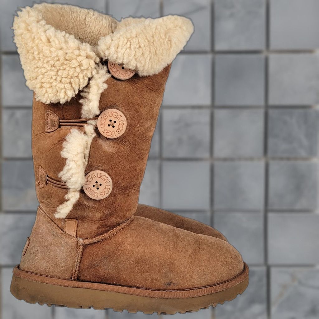 Ugg UGG Boots Women Bailey Button Beige 7 Shearling Comfort Casual Mid-Calf Winter Spring Fall Size US 7 / IT 37 - 1 Thumbnail