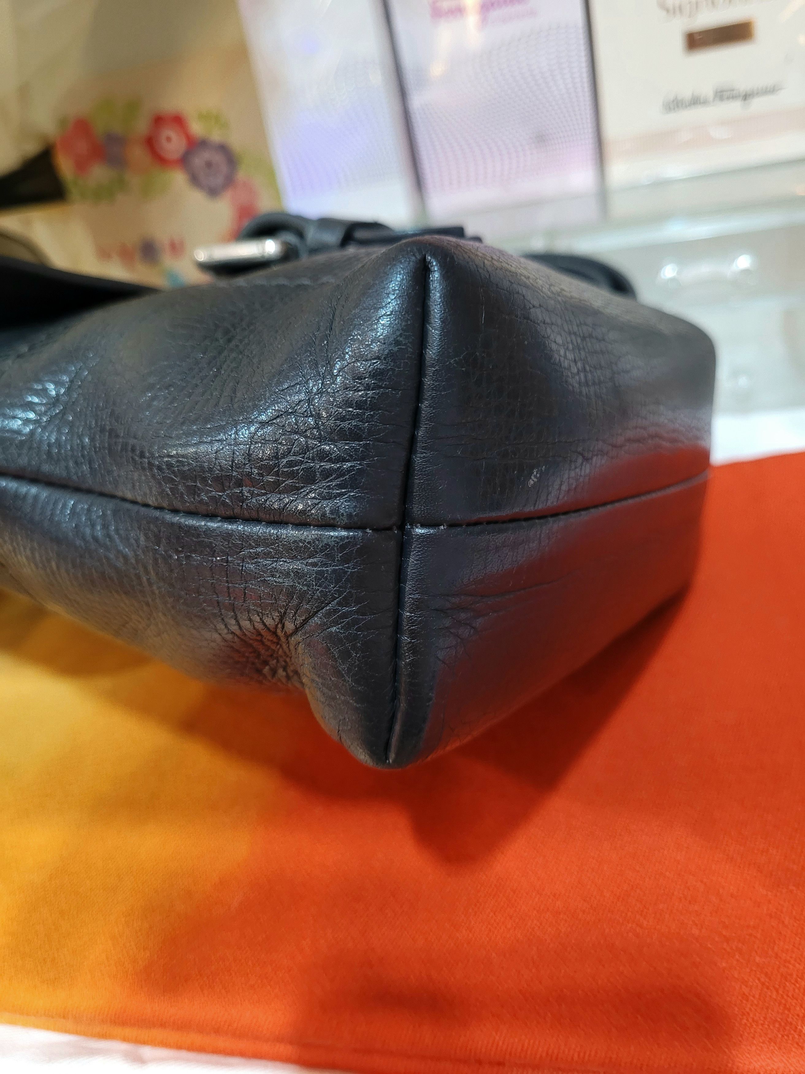 Louis Vuitton Vintage Louis Vuitton Yuma Basalt Black Utah Shoulder Bag Size ONE SIZE - 6 Thumbnail