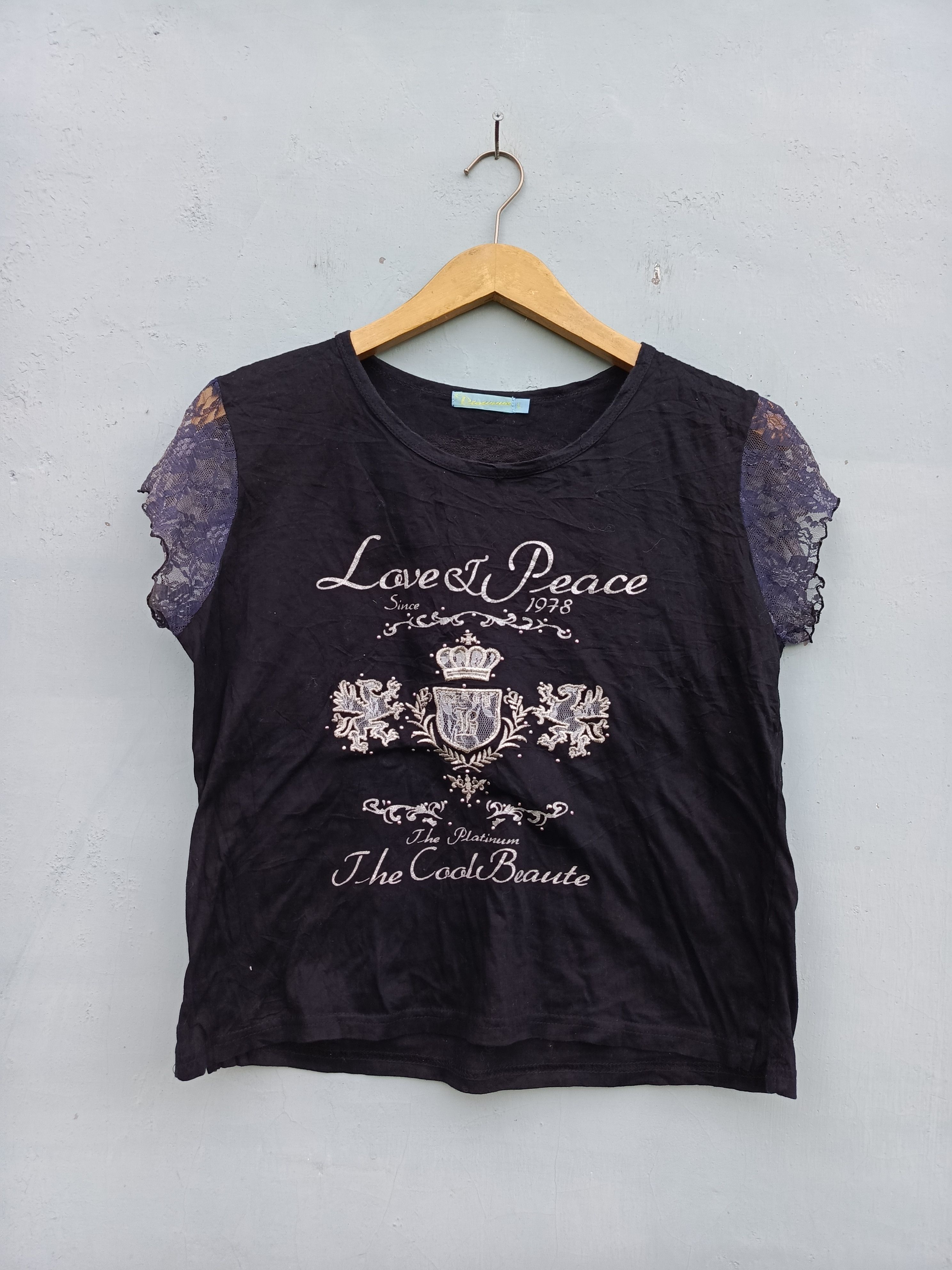 Japanese Brand Trending! Platinum “Love & Peace” Top – Sweet but Bold Size L / US 10 / IT 46 - 1 Thumbnail