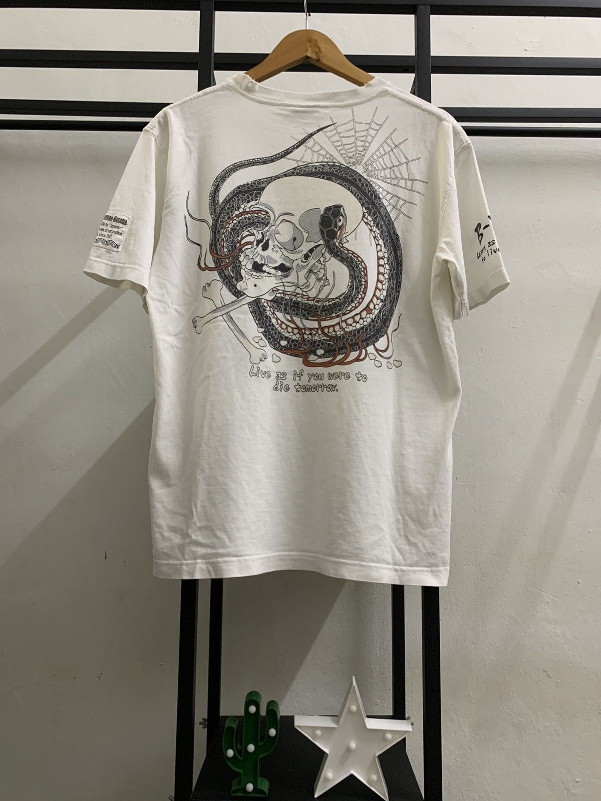 Hysteric Glamour 🔥HOT🔥 JAPANESE SKULL BACK-HIT DISTRESSED TEE Size US M / EU 48-50 / 2 - 8 Thumbnail