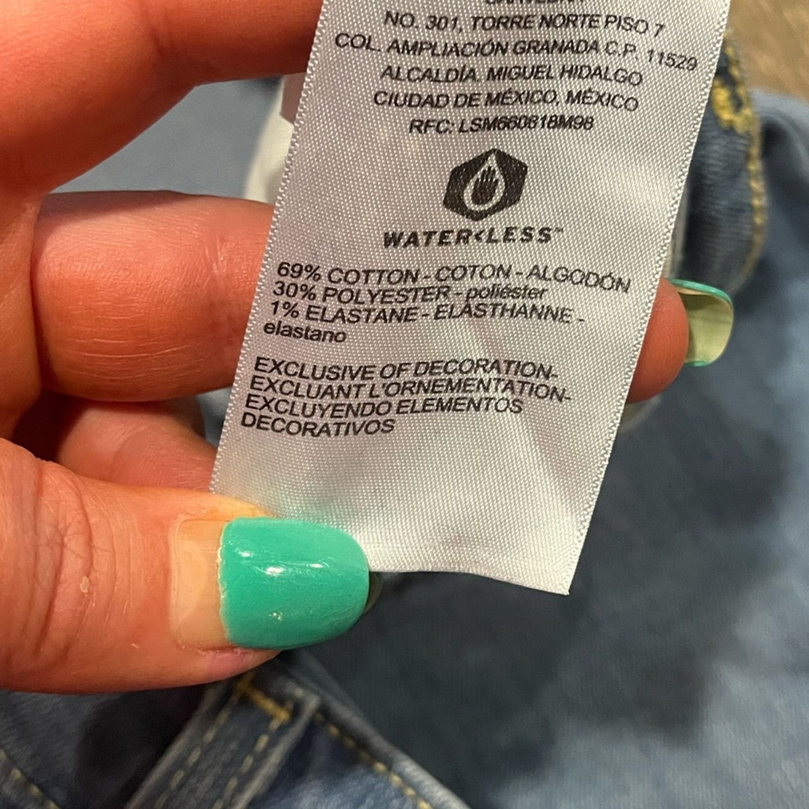 Levi's Levis Jeans Mid Rise Capris Boyfriend Distressed Denim Size 30" / US 8 / IT 44 - 9 Thumbnail